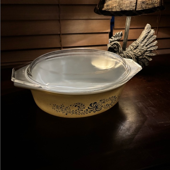 Pyrex Vintage Casserole Dish Glass Lid Homestead Pattern Speckled Beige Base - Picture 3 of 7